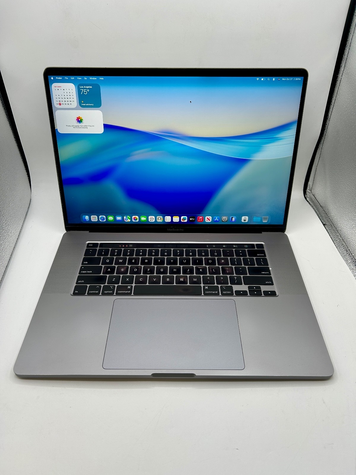 Apple MacBook Pro 16″ 2019 A2141 i7 9th Gen 2.60GHz 16GB RAM 512GB SSD AMD 5300M
