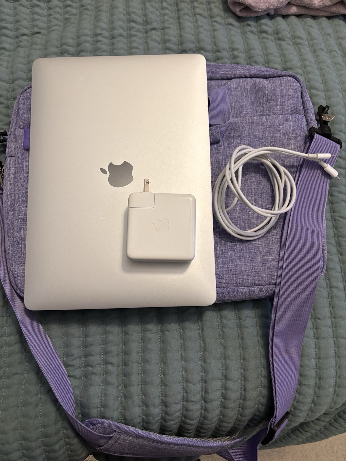 Apple MacBook Pro 13″ Silver-16GB