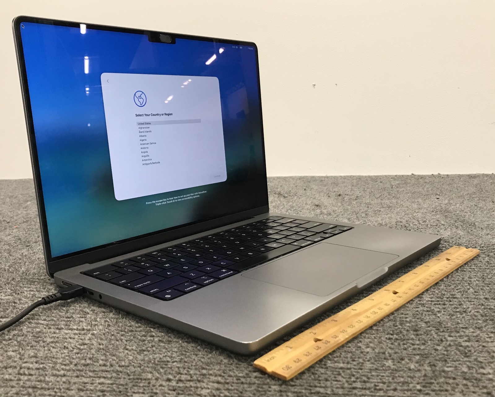 Apple MacBook Pro A2442 2021 14″ Laptop Apple M1 Pro 16GB RAM 512GB NVMe