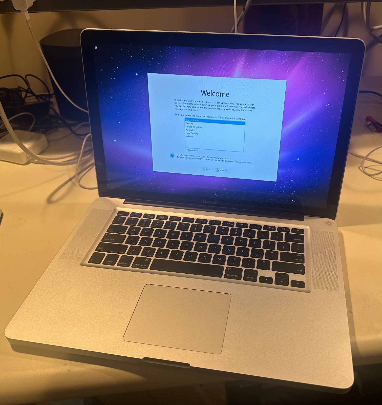 Apple MacBook Pro 2008 15″ 2.53GHZ C2D 4GB 250GB SSD Snow Leopard READ!