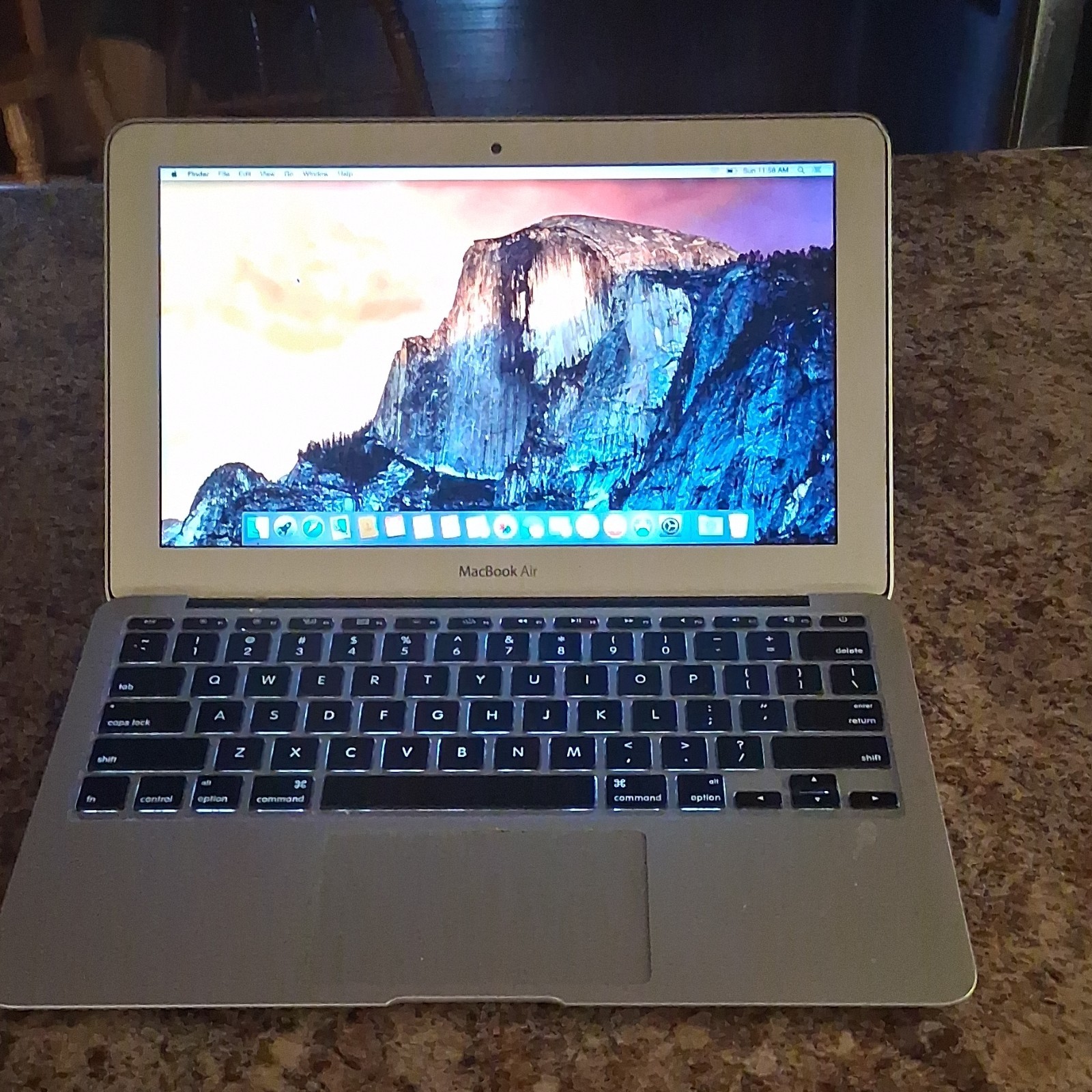 Apple MacBook Air 11″ Intel Core i5 5th Gen Silver Laptop Wi-Fi Webcam Used