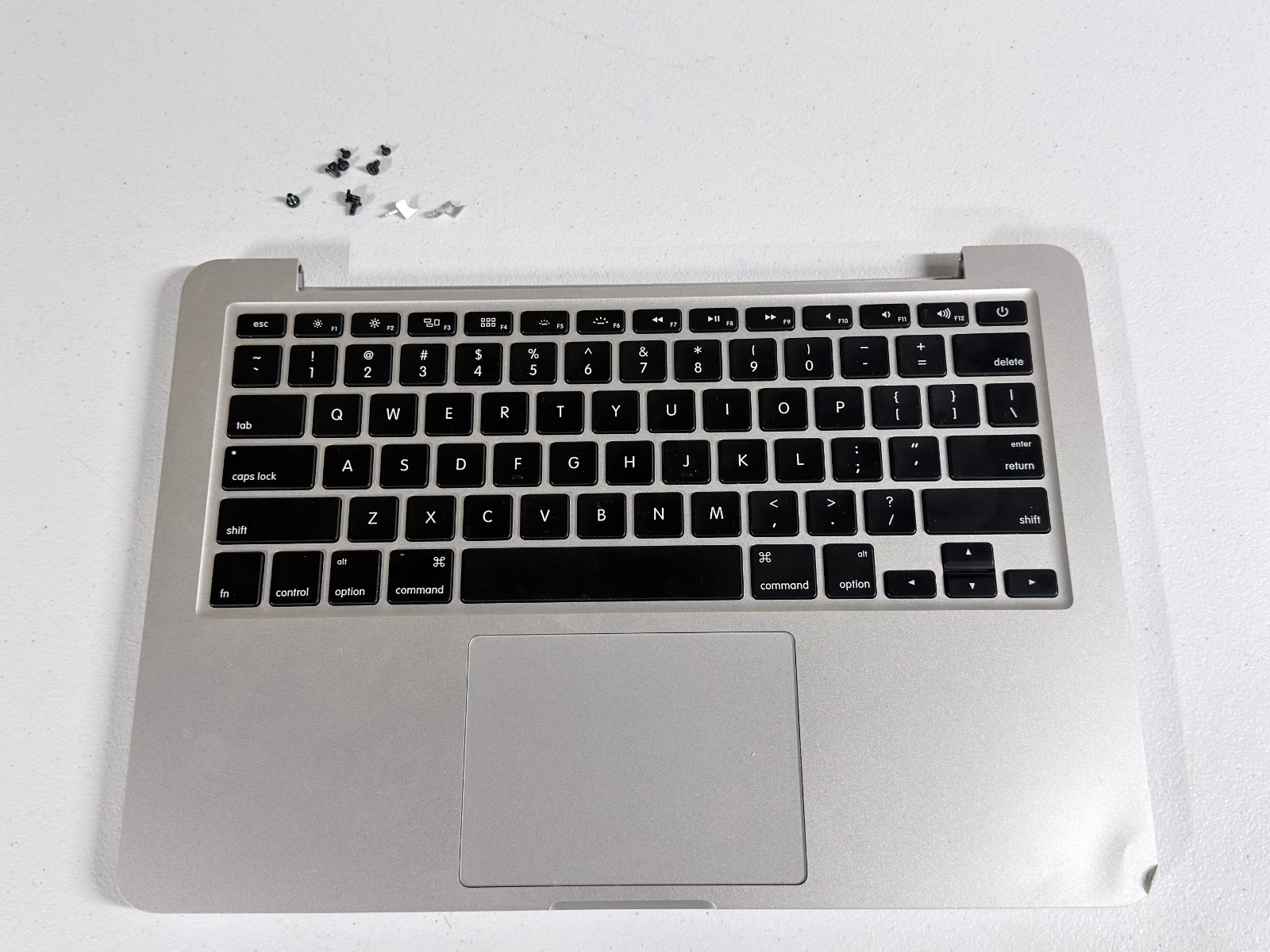 READ Apple MacBook Pro 2015 13″ A1502 (2.7GHz i5, 8GB RAM, 128GB SSD)