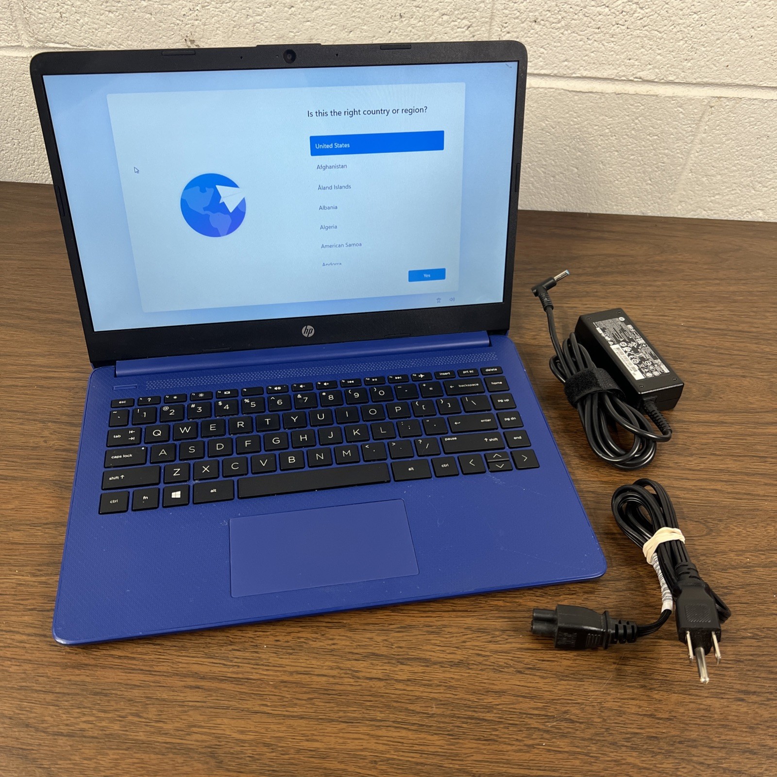 HP Laptop 14-FQ0010NR 14″ 3020e 1.2GHz 4GB RAM 64GB SSD Windows 11 Home