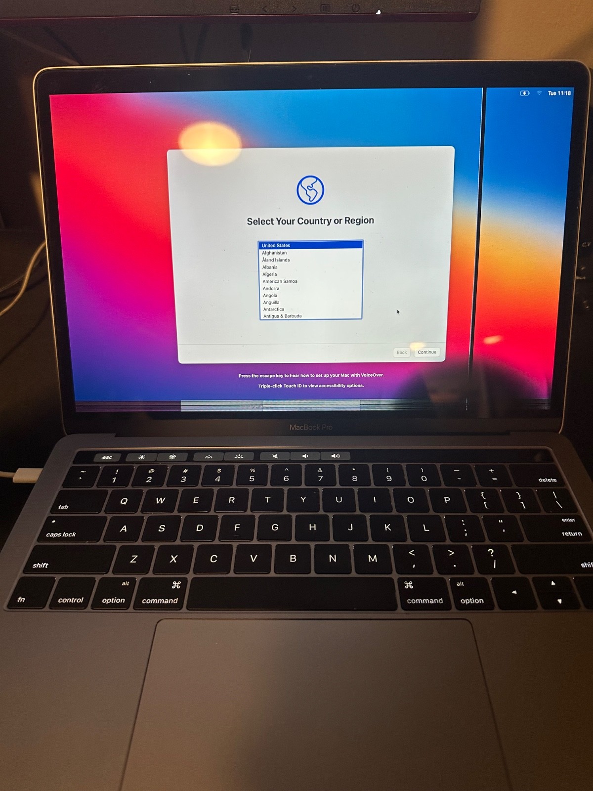 Apple MacBook Pro 13” 2016 Touch Bar i5 2.9GHz 8GB RAM 256GB – READ – BAD SCREEN