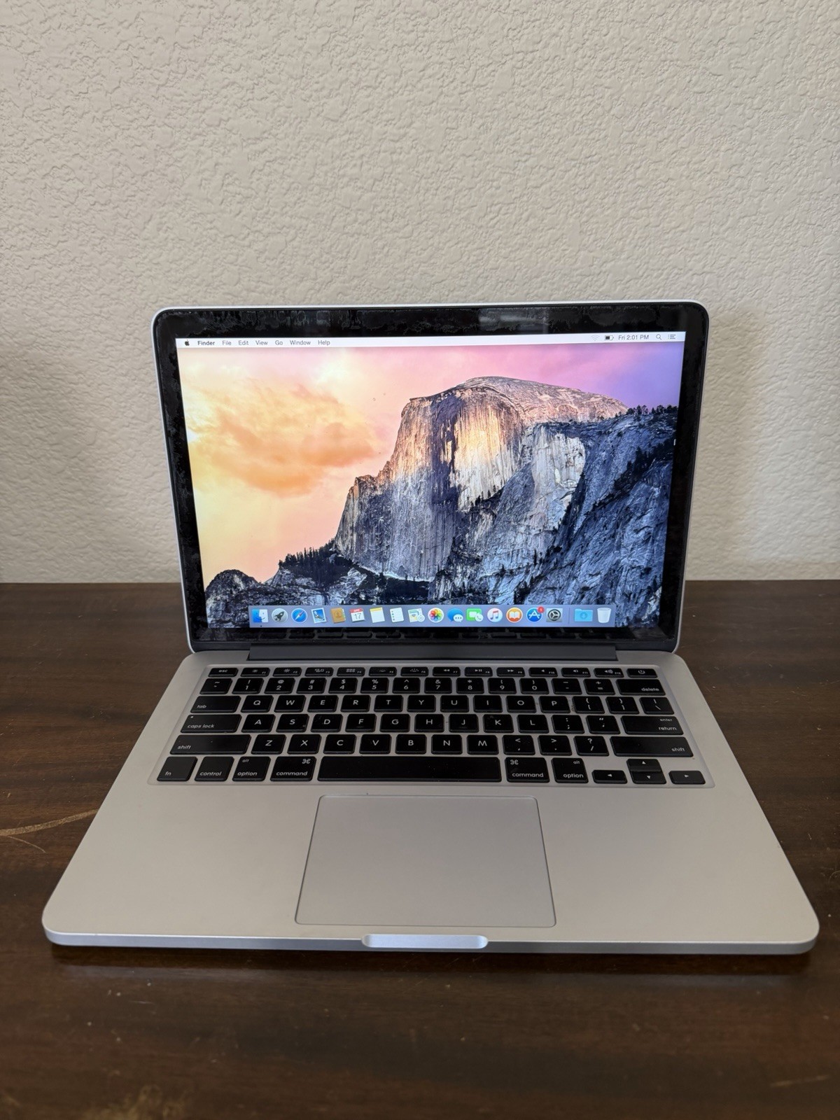 Apple MacBook Pro 13″ Intel Core i5 2.7GHz 8GB RAM SSD Iris Graphics Silver