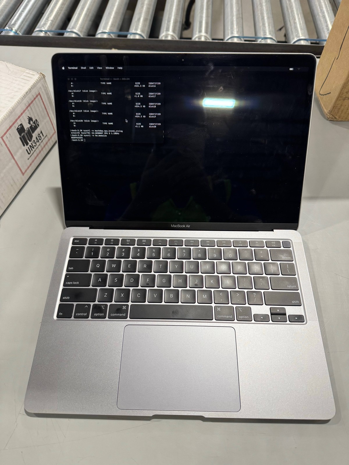 APPLE MACBOOK AIR 13.3″ 2560X1600 I5-1030NG7 1.1GHZ 8GB 256GB SSD – SPRAY GRAY