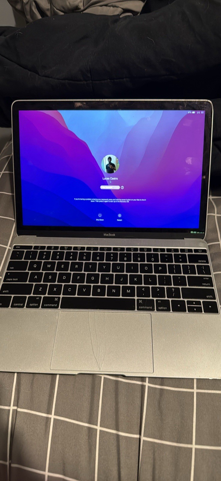Apple MacBook 12″ Core M 1.2 GHz 8GB RAM 512GB SSD (Retina Early 2015) MJY42LL/A