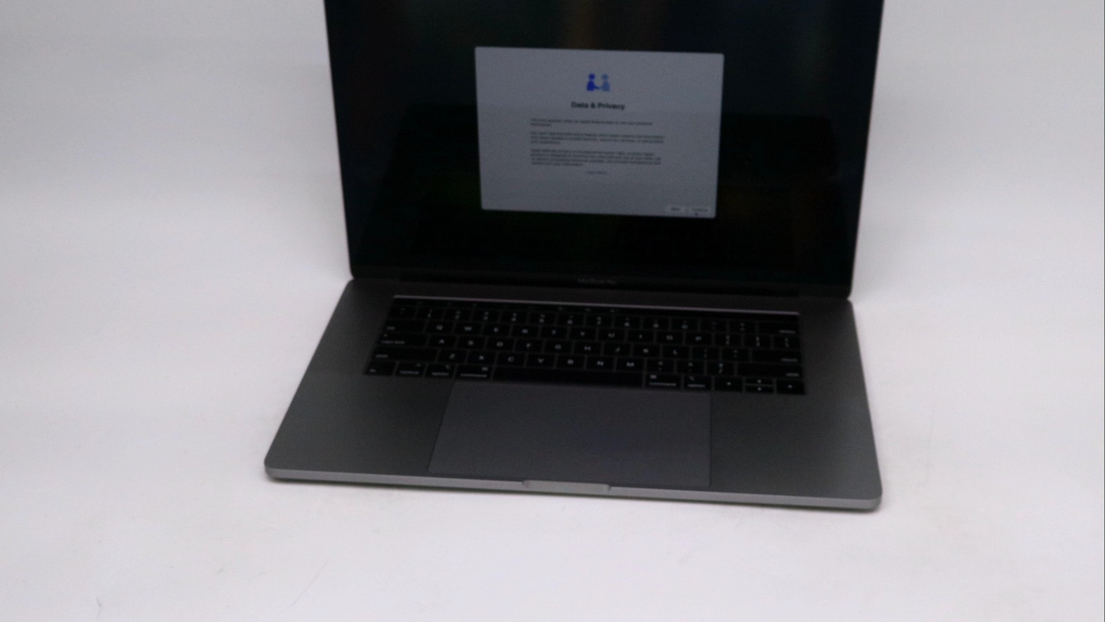 Apple Macbook Pro 15″ i7-9750H 16GB 512GB – Very Good