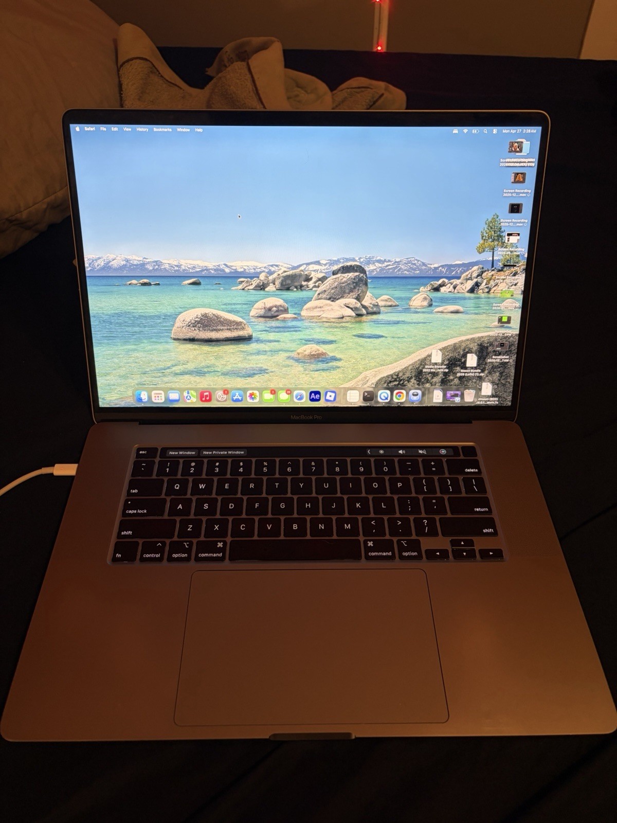 Apple MacBook Pro 16-inch 2019 Intel Core i9 32GB 500GB SSD Silver Touch Bar