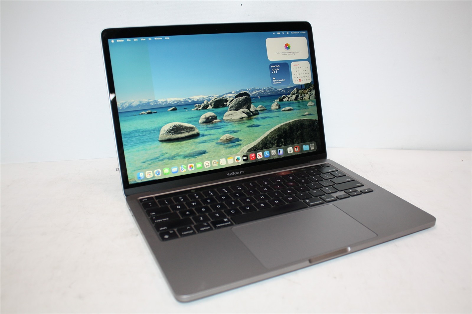13″Apple MacBook Pro 2022 A2338 Apple M2 3.50GHz RAM 8GB SSD 256GB/Display Issue