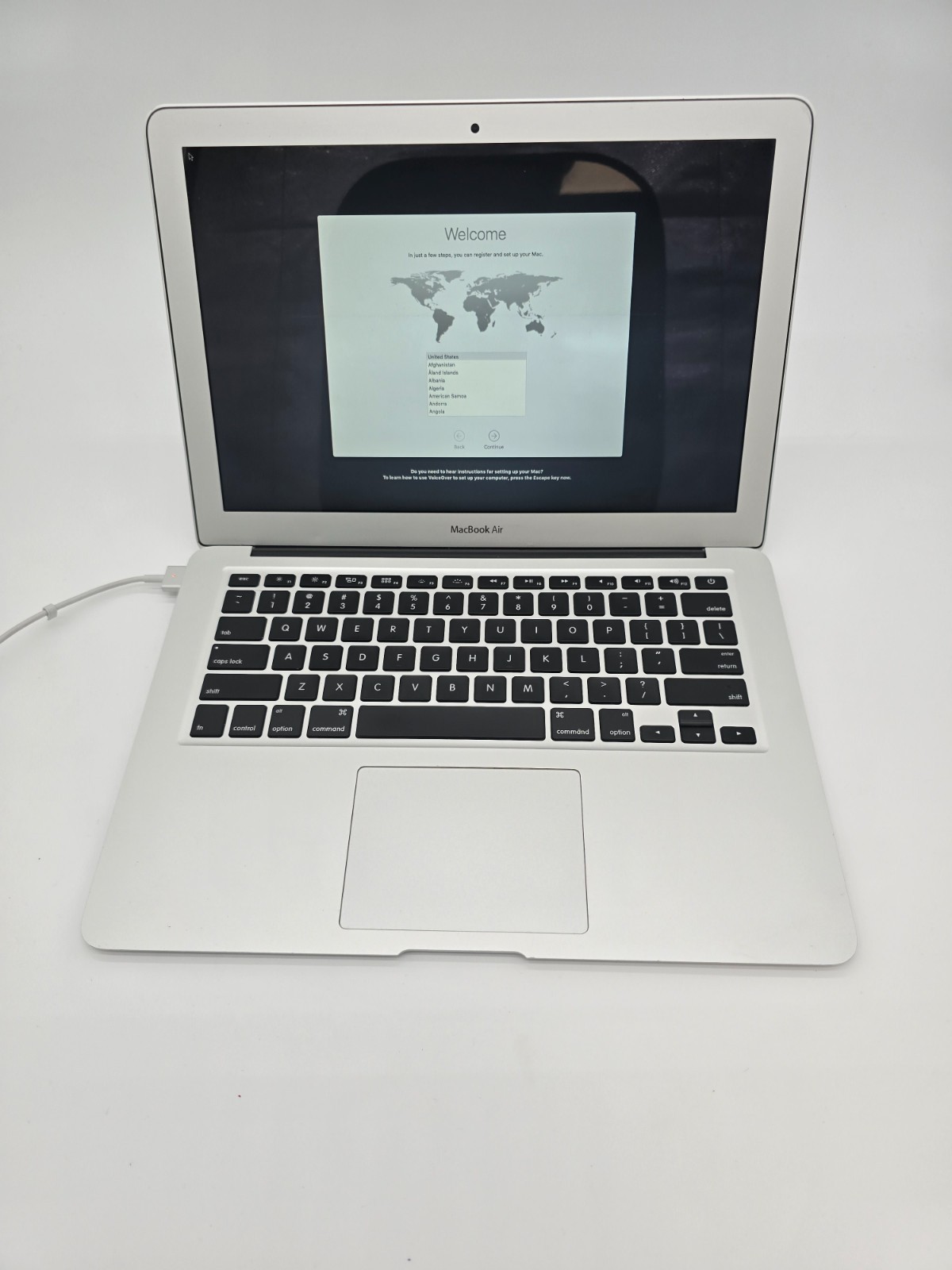 Apple MacBook Air 2015 | A1466 | I5-5250U 1.6GHz | 128GB SSD 4GB 8GB (Good)