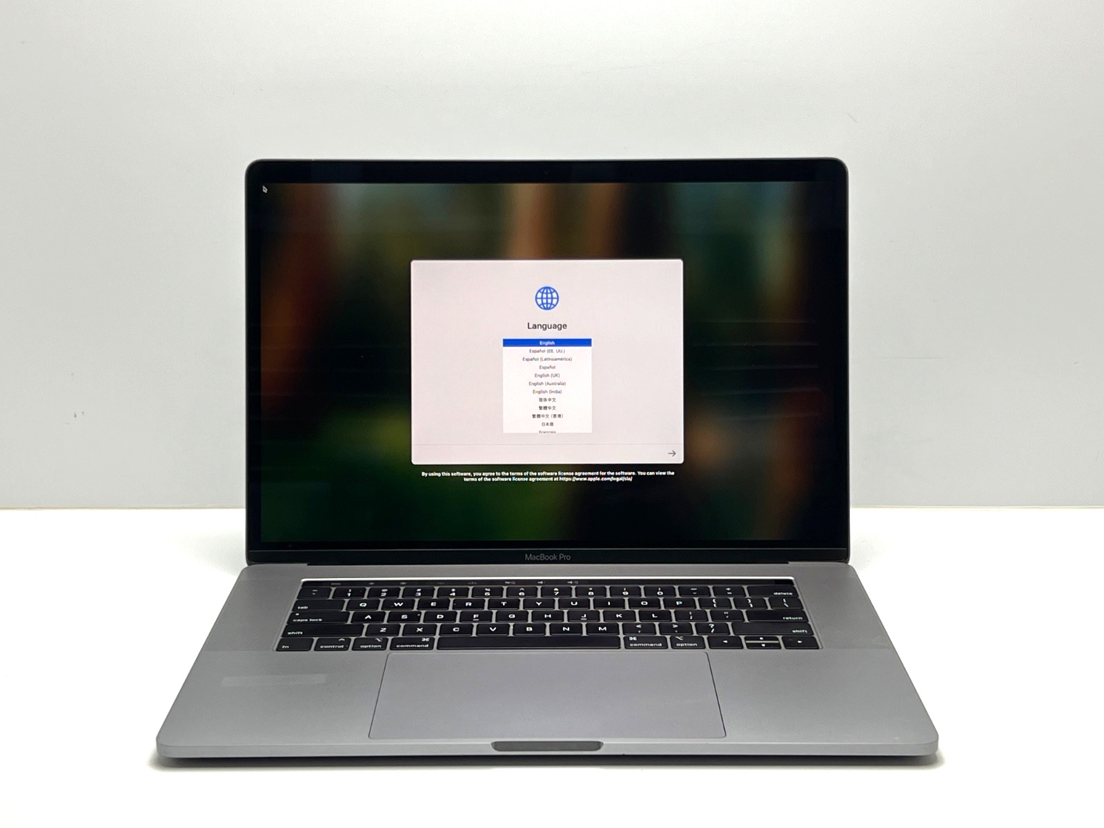 MacBook Pro 15″ 2019 | i7-9750H | 32GB RAM | 256GB NVMe | 49 Cycles | READ