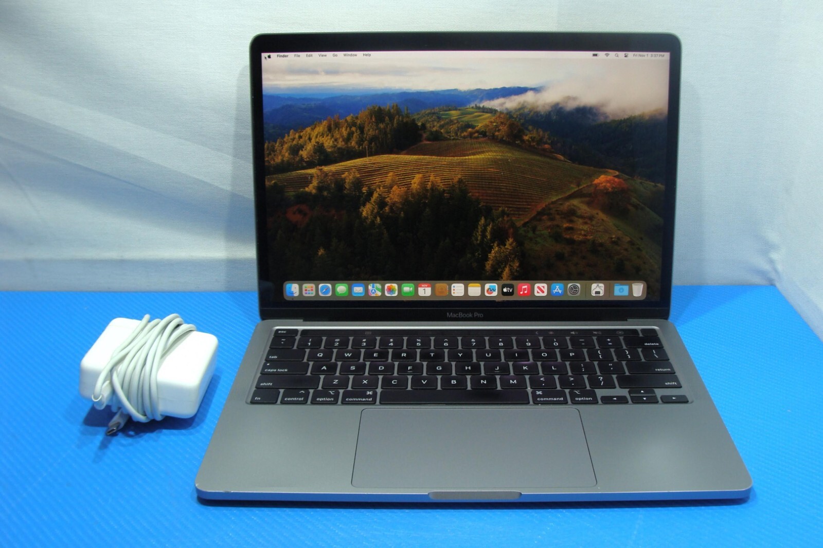 Apple MacBook Pro A2251 13″ 2020 core i7-1068NG7 2.3GHz 16GB 512GB mac OS Sonoma
