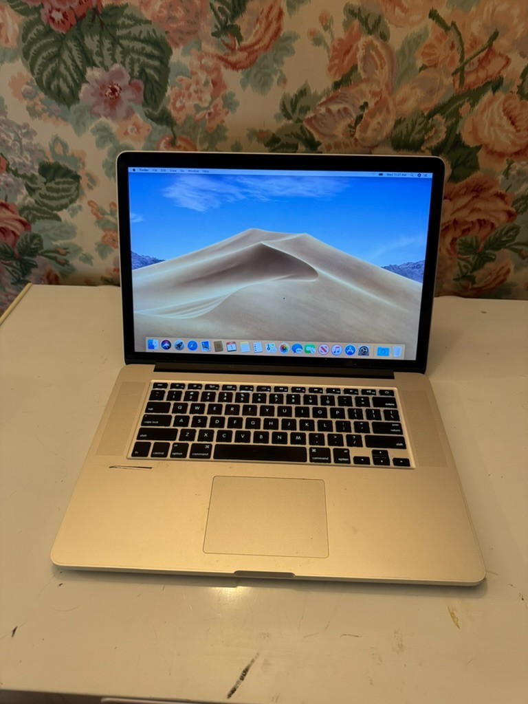 Apple MacBook Pro Retina 15″ | 2.3GHz Intel Core i7 | 8GB RAM | 256GB SSD |