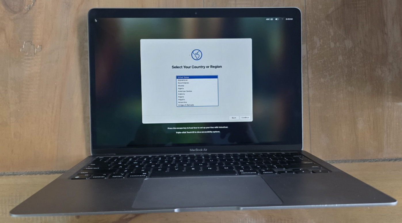 Apple MacBook Air (M1 Chip) 13.3″ – (8CPU/8GPU, 8GB, 512 GB) – Space Gray