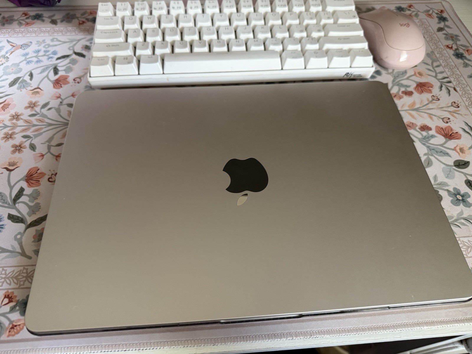 Apple MacBook Air 13.6in M2 8GB RAM 256GB SSD Starlight 2022
