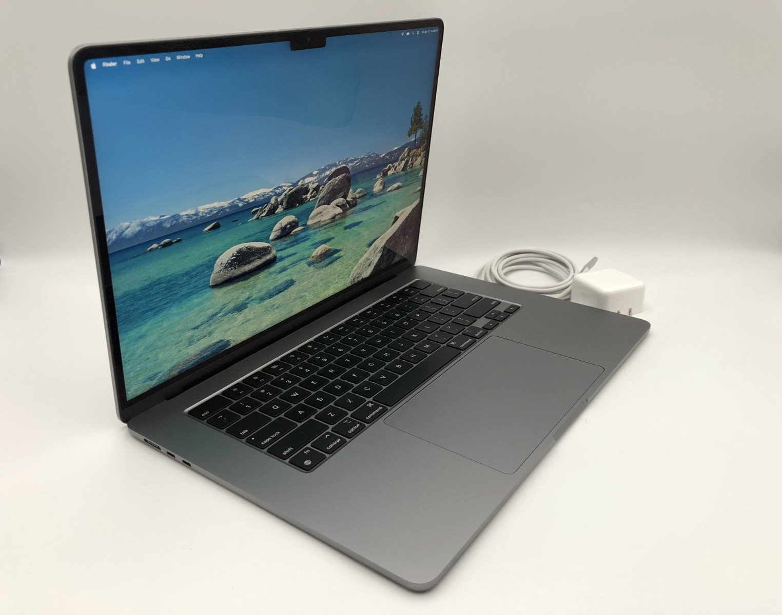Apple MacBook Air 2024 15″ Laptop M3 512GB SSD 16GB RAM Gray Excellent 29 Cycles