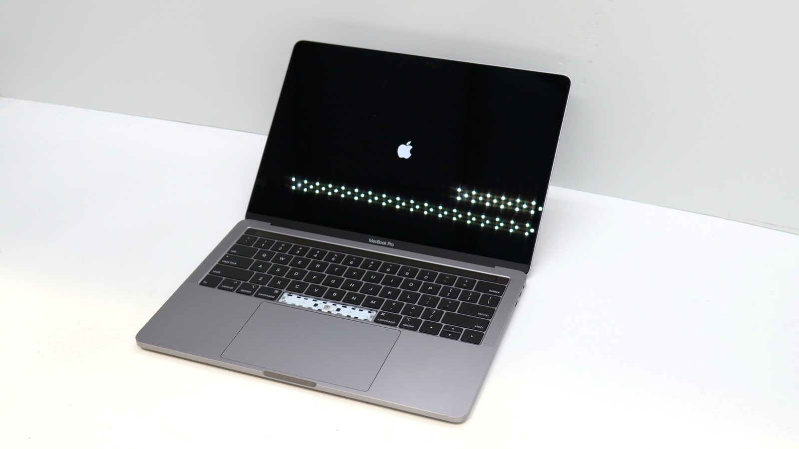Apple Macbook Pro 13″ i7-8559U 16GB 512GB – Fair READ DESC