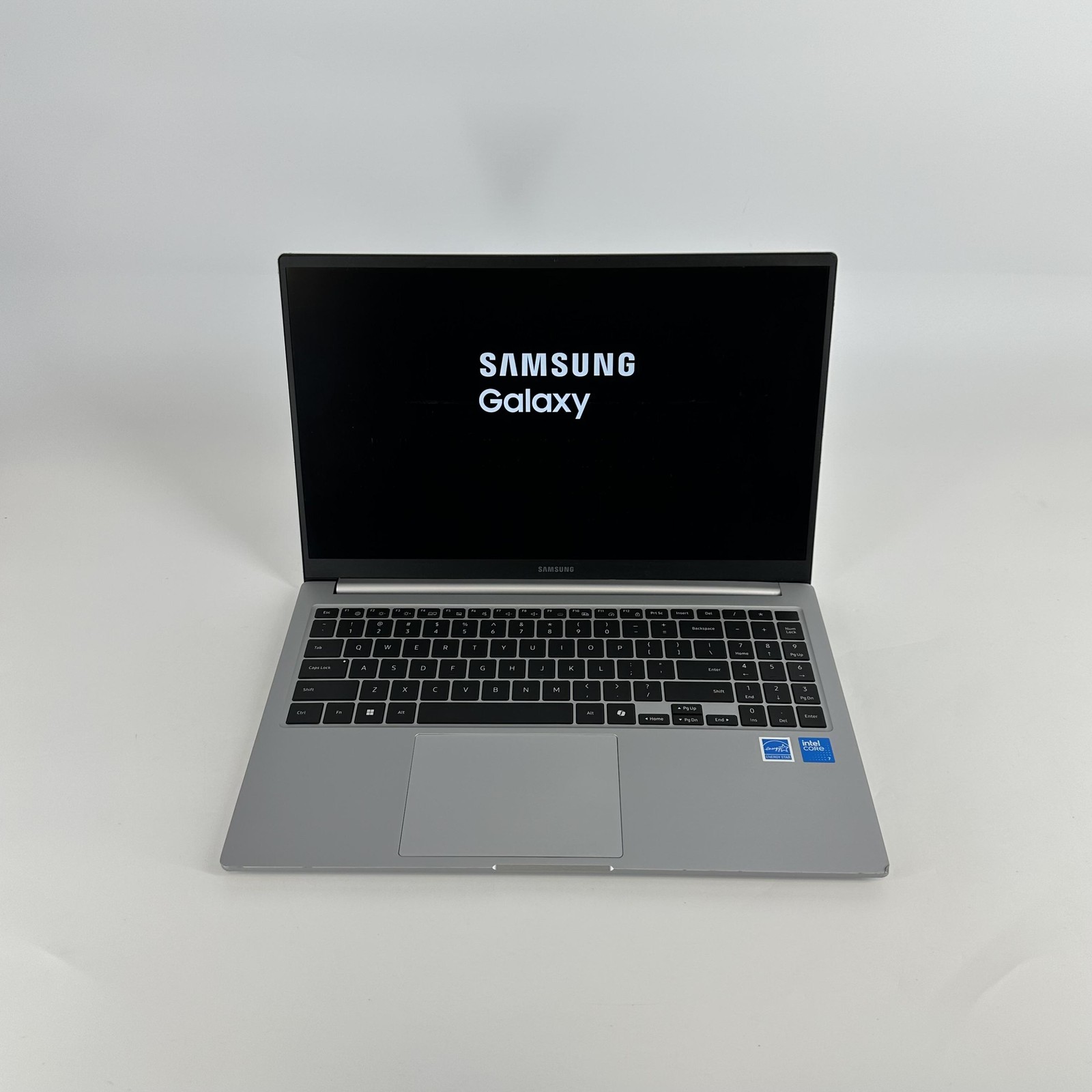 Samsung Galaxy Book4 15 Silver FHD 1.8 GHz Core 7 150U 16GB 512GB SSD FRAME GA
