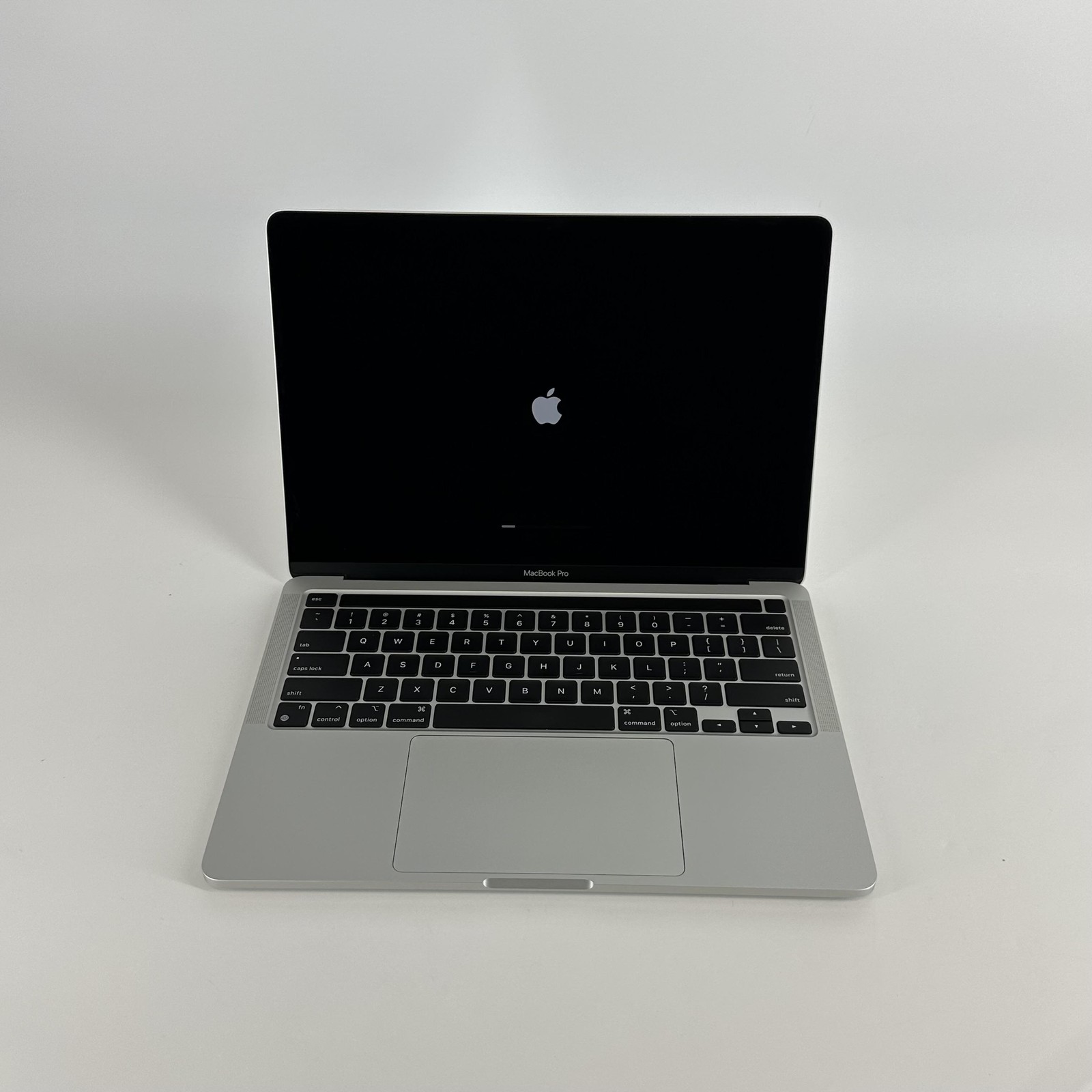 MacBook Pro 13 Silver 2020 3.2 GHz M1 8-Core CPU 8-Core GPU 8GB 512GB Very Good
