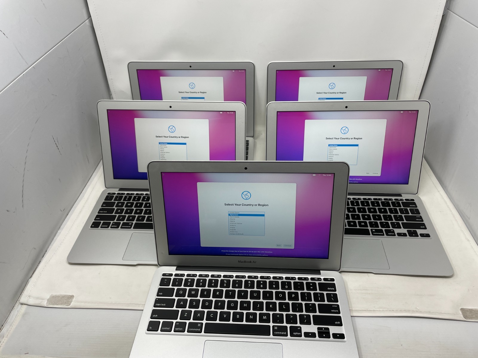 Lot of 5 Apple MacBook Air MJVM2CT/O 11.6” i5-5250U 8GB 128GB SSD