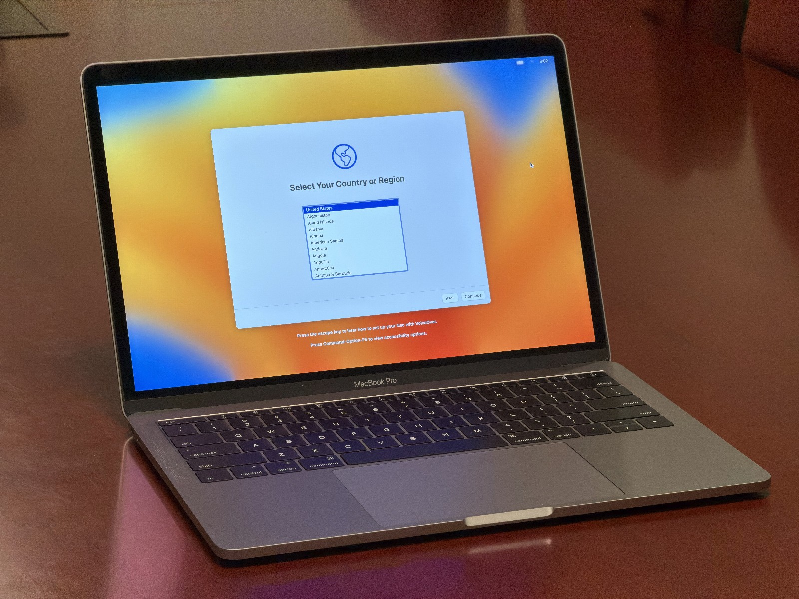 Apple Macbook Pro 13″  i5-7360U, 16gb RAM, 512gb Storage.