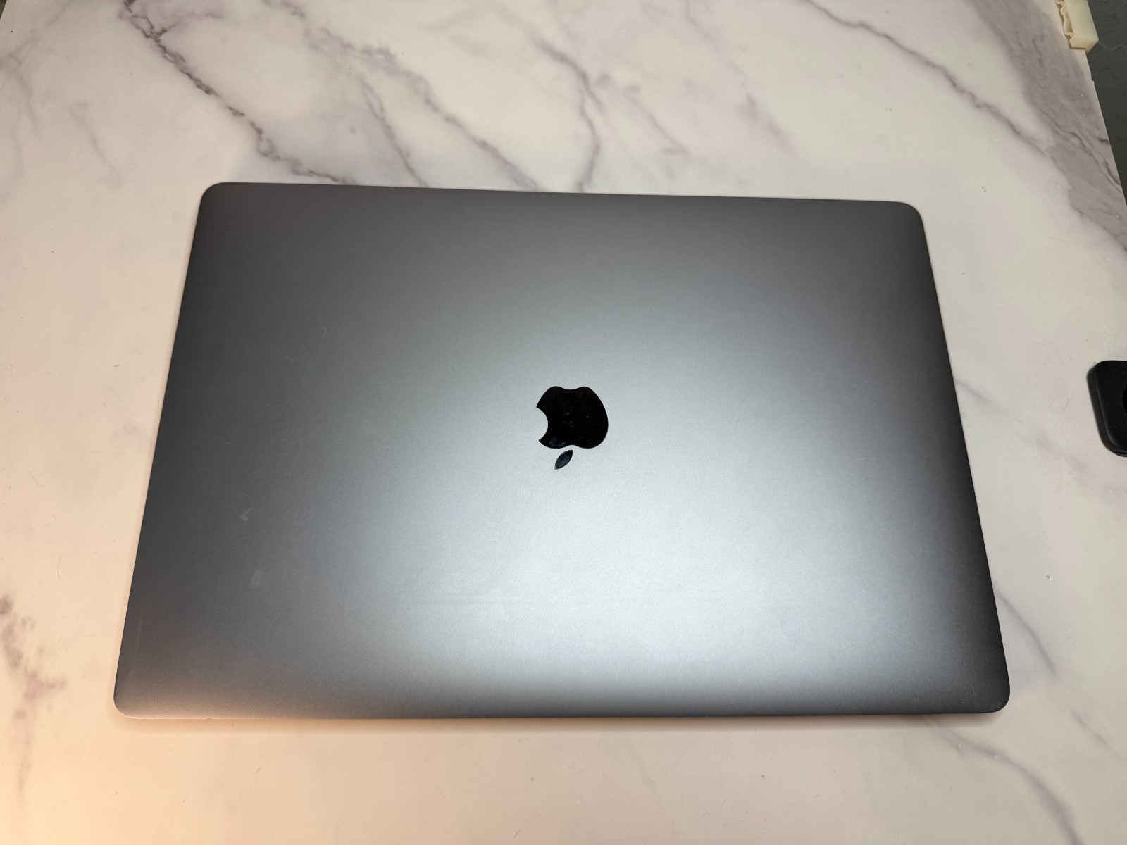 Apple MacBook Pro 15″ 2016 A1707 Touch Bar i7, 16GB RAM, 512GB SSD – Excellent C